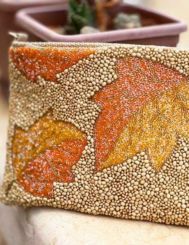 An elegant clutch bag - 2