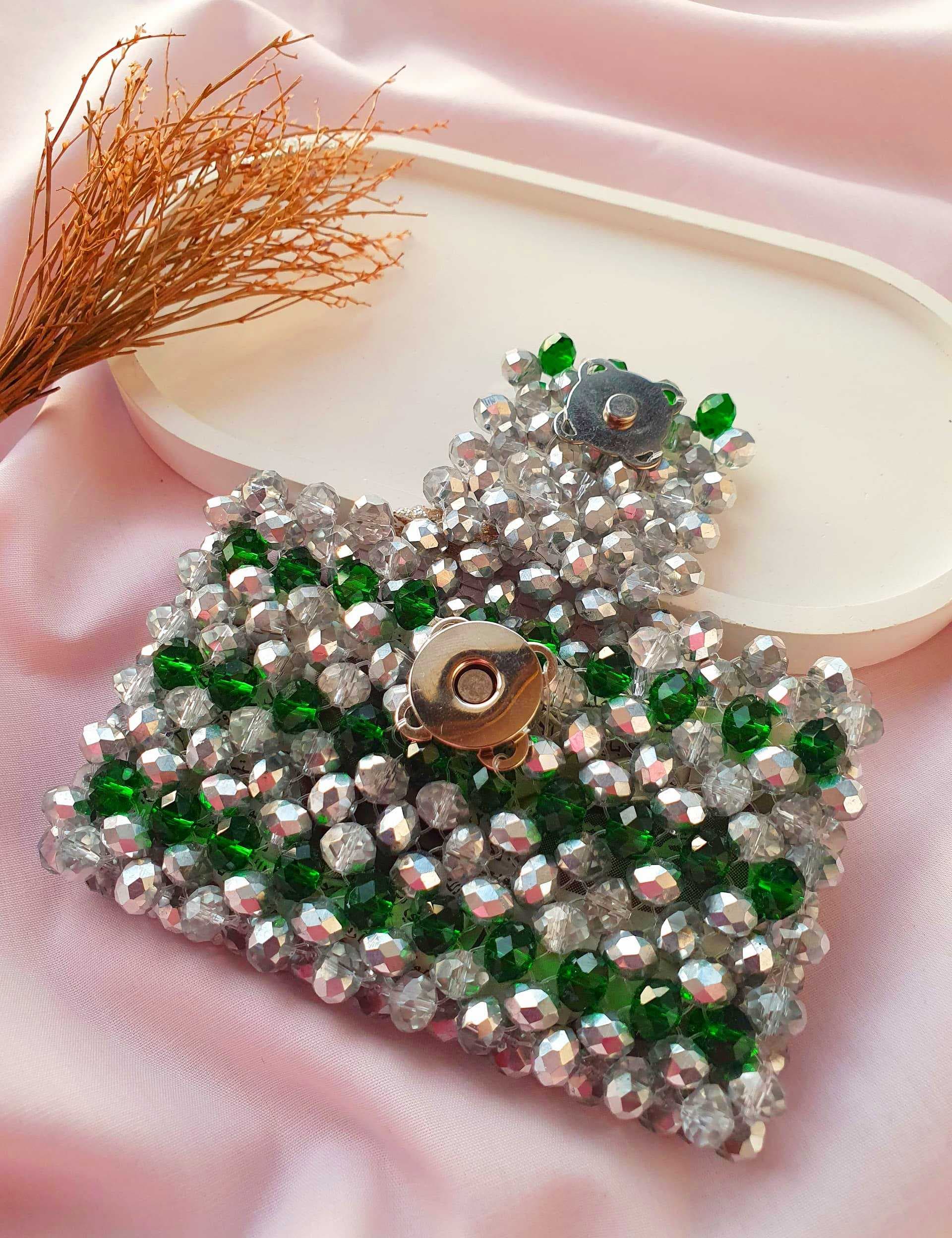 Card holder made of dazzling crystal beads