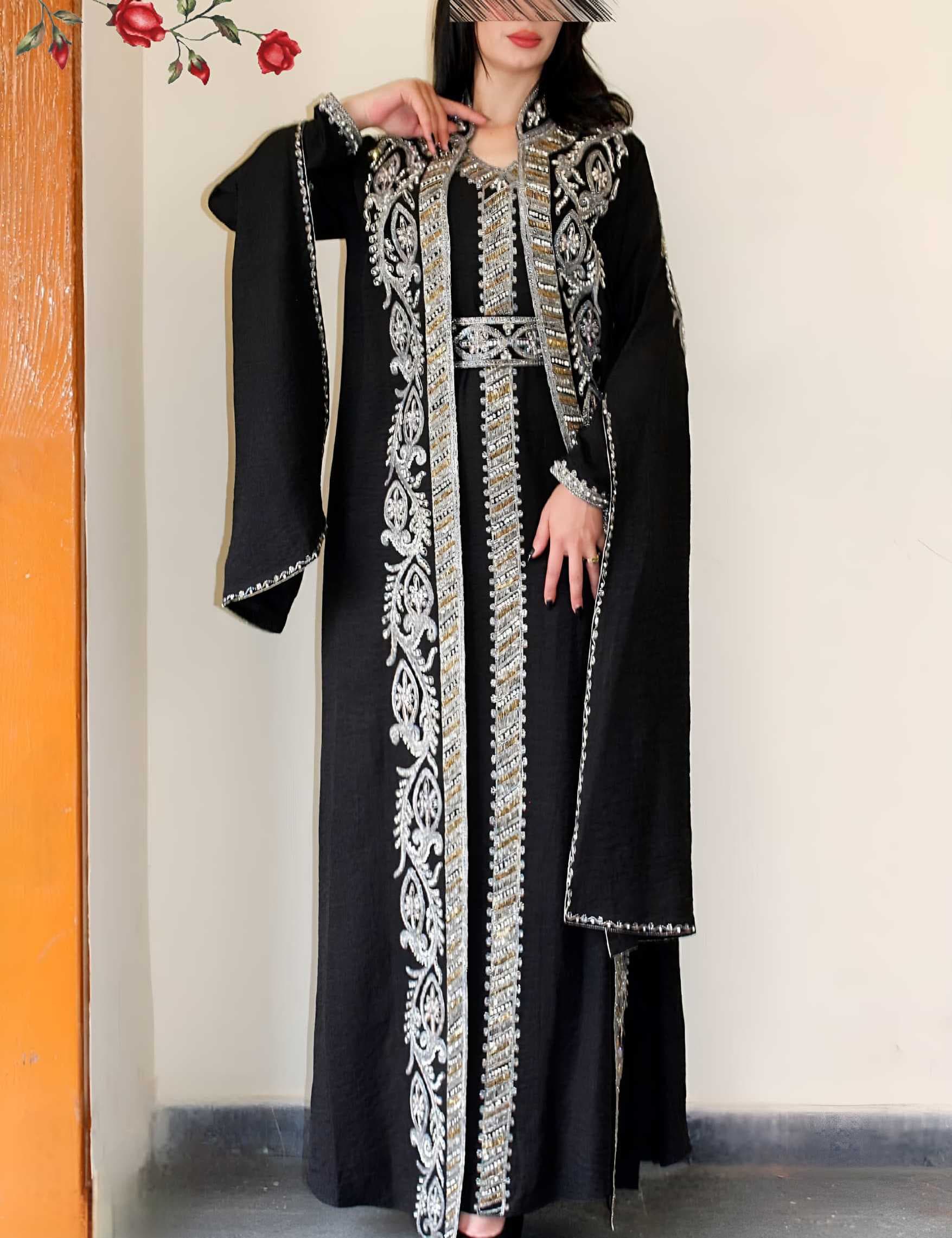 A luxurious Moroccan caftan black XL