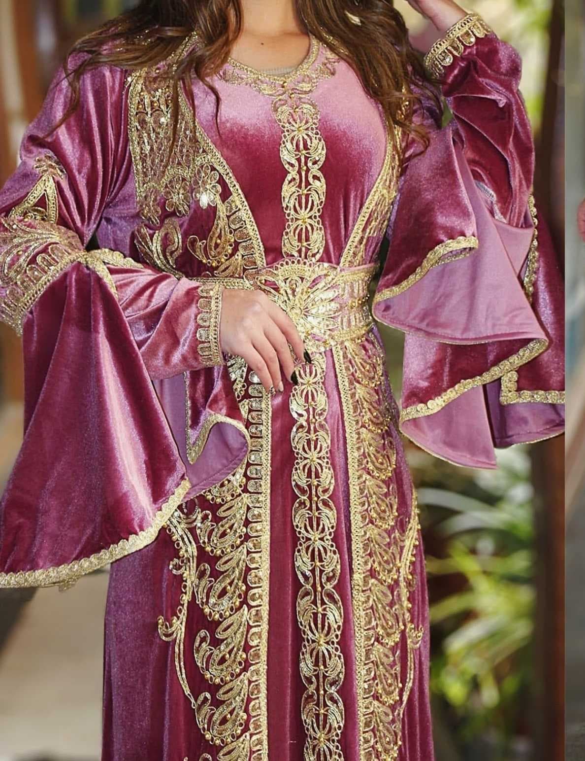 A velvet caftan magenta 40