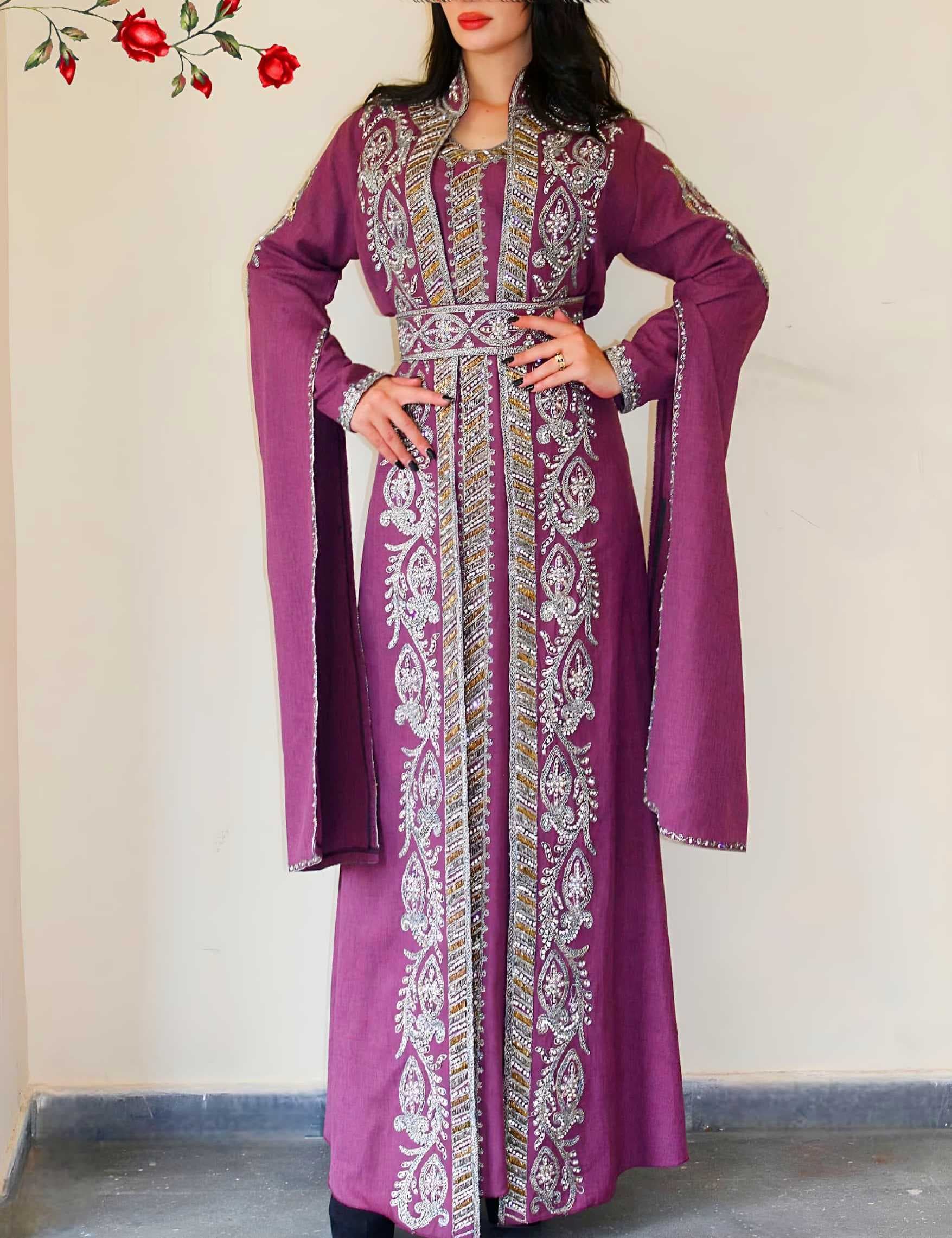 A luxurious Moroccan caftan purple XL